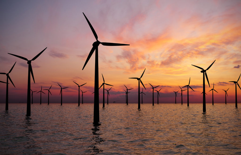 Franța a anunțat câștigătorii primei licitații pentru platforme eoliene offshore la scară comercială