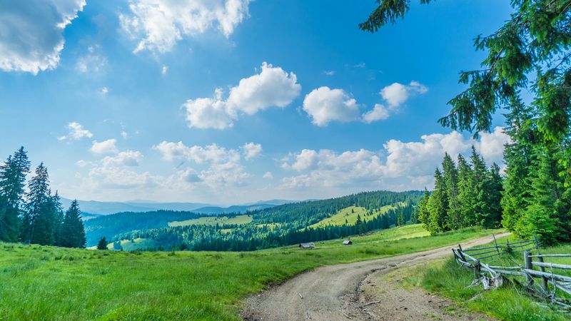 Via Transilvanica, recomandată de National Geographic ca destinaţie de neratat în 2025